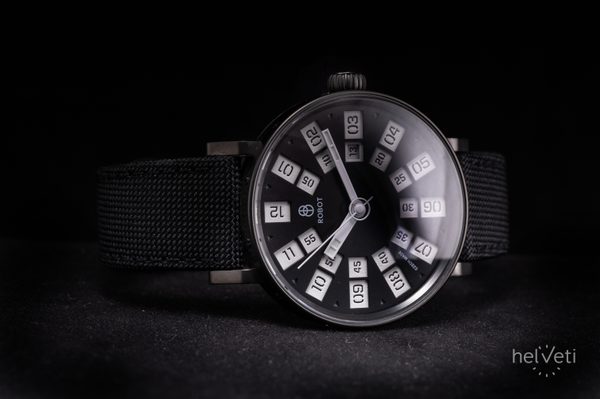 Robot Graphic Analog Black - Obrázek 3