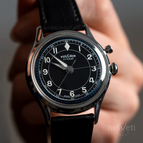 Vulcain Cricket Classique 39 mm - Black/White/Blue - Black Plain - Obrázek 3